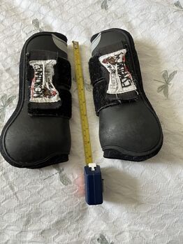 Brushing boots - size full