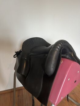 Bückeburger Schulsattel Deuber und Partner S2 verstellbare Kammer Ultraflexbaum Deuber & Partner / Hifreitschule Bückeburg  Bückeburger Schulsattel