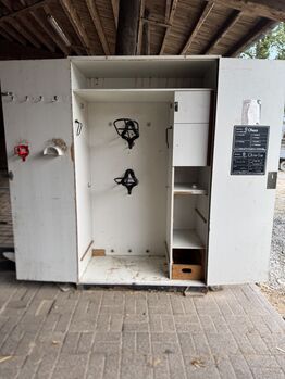 Bundeswehrschrank