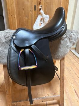 Busse Bistrol VS Sattel 17 Zoll inkl. Steigbügel guter Zustand, Busse Bistrol, Matthias Zimmerer, All Purpose Saddle, Erbendorf