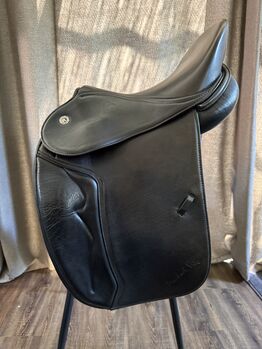 Butterfly Dressursattel Michael Putz 17", DT Saddlery, Nathalie den Boer, Dressage Saddle, Dreischor