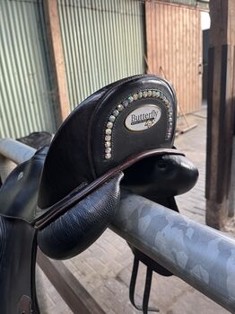 Butterfly Dressursattel - 17 Zoll Butterfly 