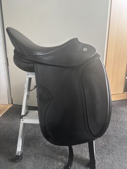 Butterfly Sattel Dressur, Butterfly  Butterfly Uta Gräf Dressur, Vivien Richter, Dressage Saddle, Berlin