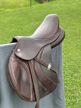 Butterfly Victor Springsattel dunkelbraun, Butterfly Victor 3385887, Sarah Gröbl, Jumping Saddle, Seckau