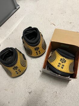 Hufschuhe Easyboot Trail Grösse 5, Janine Michel, Buty dla konia, Bremgarten AG 1