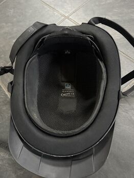 Capriole helmet, Capriole   VG1 01. 040, Christien Fonternel, Kaski, Johannesburg