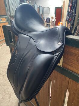 Sellerie Equipe Oracle 17,5“, Sellerie Equipe Oracle, Nikola Brune, Dressage Saddle, Datteln