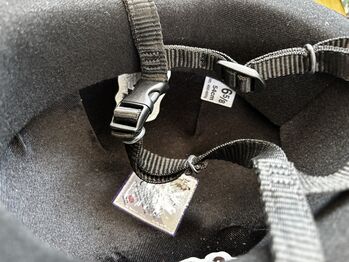 Champion CPX black velvet horse riding hat size 6 5/8 (54cm) Champion CPX 3000