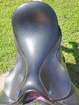 Charlys Physio Dressursattel Klettpausche, Charlys Physio ( Physiotherapeut Carly Vanderoemme), hergestellt von der Sattlerei Frank Baines (GB) Dressursattel Monoblatt, Chris, Dressage Saddle, Knittlingen