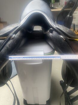 Childeric Dressursattel 17.5 Zoll DSG Childeric Dressursattel 