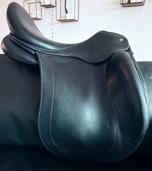 Childeric Dressursattel 17.5 Zoll zu verkaufen, Childeric DHE, Joan, Dressursattel, Gysenstein
