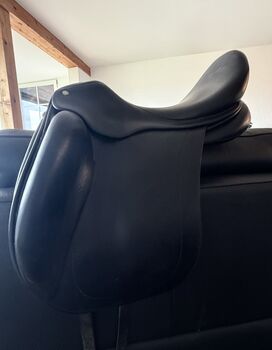 Childeric Dressursattel 17.5 Zoll zu verkaufen Childeric DHE