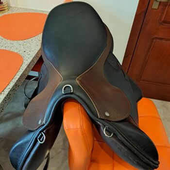 CHILDERIC JUMP / EVENT SADDLE, CHILDERIC MONOFLAP CHILDERIC JUMP SADDLE MW, mrs helen craig Craig, Springsattel, Stirling