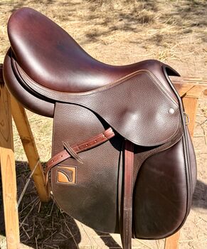 Childeric Sellier Springsattel Modell FAP in 17 Zoll Childeric Sellier FAP