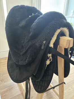 Christ  Cloud Lammfellsattel WB mit Pauschen, wie neu, Christ , Michele Schueller, Lambskin Pad, Leiblfing