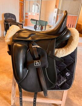 Claridge House Dressursattel Monoblatt 17,5 mit aufgesetzter Pausche austauschbaren Kopfeisen, Claridge House  Dressursattel Monoblatt , Katharina März , Dressage Saddle, Glücksburg