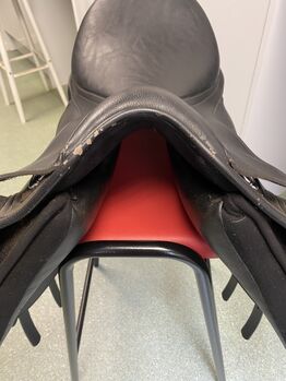 Collegiate synthetic saddle 17” Collegiate