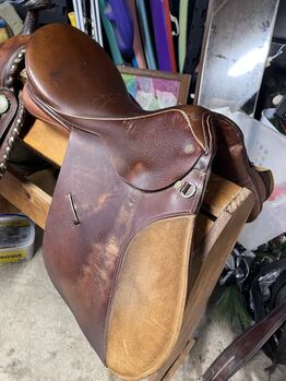 Collegiate Jumping Saddle -17”, Collegiate, Kim, Jumping Saddle, Maryville