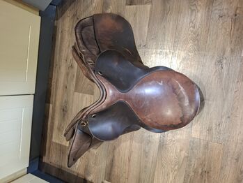 Complete set of horse tack and saddle, Pariani selle, Aaron , Pozostałe siodła, Cambridge 