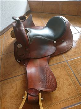 Continental 16" Roundskirt Westernsattel, Continental  Modell 121 , Franzi R , Western Saddle, Fürstenwalde