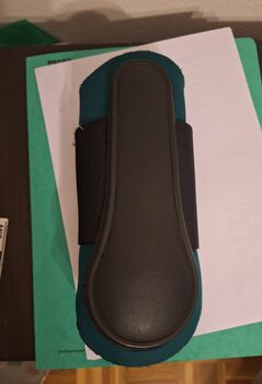 Beiträge, Manuela Schmiedhofer , Tendon Boots, Obdach