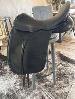 Country dressursatte XW 17,5 County  Dressursattel 