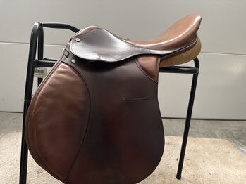 Crosby saddle used Crosby Jumping saddle