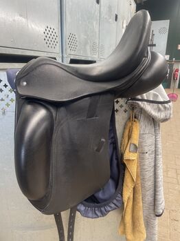 Custom Dressursattel Wolfgang Omni Monoflap 17,5, Custom Wolfgang Omni Monoflap, Isiliebhaber, Dressage Saddle, Poing