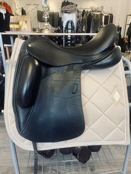 Custom Saddlery Model : Icon Alpha, Custom Saddlery Icon Alpha, Equestrian Services Luxembourg, Dressage Saddle, Steinsel