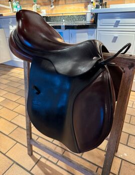 CWD Springsattel Braun 17.5" SE02 - wenig genutzt, CWD SE02, Bea, Jumping Saddle, Stuhr