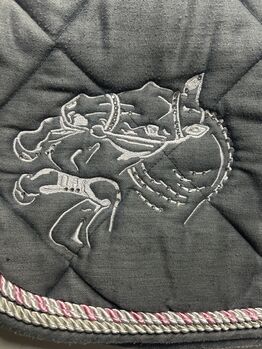 Schabracke mit glitzernden Pferde Detail