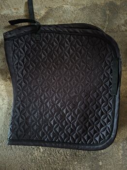 Busse Dressurschabracke Schwarz mit eleganter Muster-Steppung - Wegen Umstieg auf Westernreiten