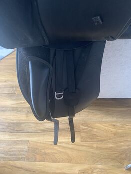 Black Whittaker Dressage saddle Whittaker 