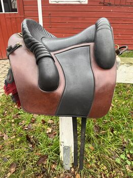 Deuber Jerez SKL S2 Bückeburg Modell Schulsattel mit neuen kleinen Kissen, Deuber Jerez SKL Bückeburger Schulsattel, Endrich, Baroque Saddle, Malente