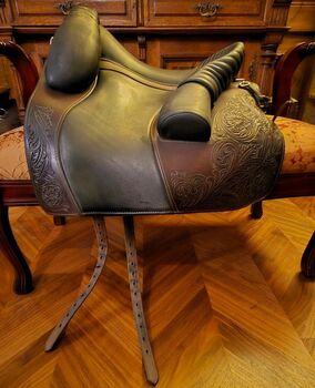 Deuber Sattel Amerant Bückeburgerschulsattel Barocksattel Deuber und Partner  Amarant 