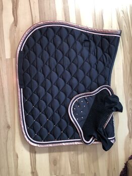 diverse Schabracken, Eskadron, Spooks, HKM VS - WB, Anja Maderdonner, Dressage Pads, Lobmingtal