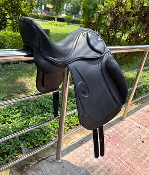 Silla Doma Diseño Prestige . Nueva . Talla 16. Cuero, Trotando Juntos Vulcano, Maite (Productos Ecuestres Trotando Juntos S.L), Dressursattel, Palau solita y plegamans