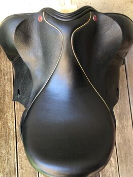 Dresch WR18 Tristan Dressursattel 17,5" – Extra Weit (Büffel / Kroko-Spiegel / Gold) Dresch WR 18 Tristan
