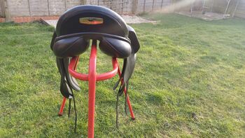 Dressage saddle 17 inch wide, Black country Optima, Andrew Bland, Dressage Saddle, Cheddington