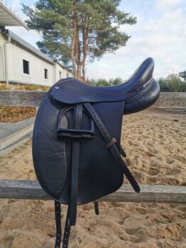 Dressursattel, Adam and Ellis  Adam und Ellis 18 Zoll Anatomic 3, Janine, Dressage Saddle, Neu Wulmstorf 