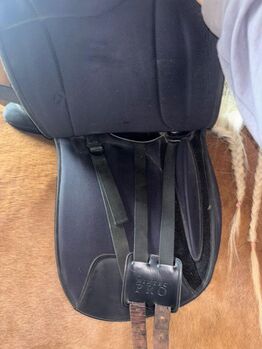 Dressursattel, auch fürs holzpferd geeignet