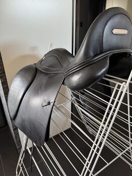 Neuwertigen Dressursattel Fabian Greinert