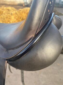 Dressursattel Marke Dresch – 17,5 – Braun, Lack & Strass – 1.100€ VB Dresch