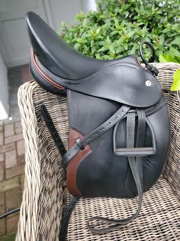 Dressursattel Butterfly Uta Gräf, dt. saddlery germany Uta Gräf, Anja Scharping, Dressage Saddle, Celle