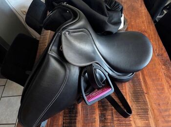 DRESSURSATTEL ECONOMIC, SYNTHETIK, Waldhaus, Lisa-Marie Rödel, Dressage Saddle, Marienheide 