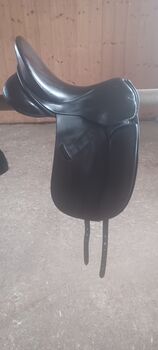 Dressursattel Euroriding Diamant 17 Zoll Kammerweite 2 Fit enge Kammer, Euroriding  Diamant , Christian , Dressage Saddle, München