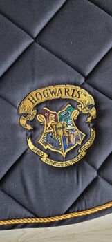 Dressurschabracke „Hogwarts“ | Harry Potter | schwarz | WB HKM Hogwarts