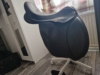 Dressage saddle, Silhouette , Katie cano, Dressage Saddle, Alfreton