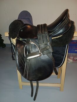 Dressursattel Stübben Skandika 17 Zoll Kammerweite 29, Stübben Skandika, Susanne Kubitza, Dressage Saddle, Gütersloh