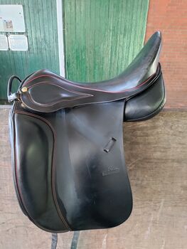 Dressursattel Sommer Diplomat 18 Zoll H7, Sommer  Diplomat , Maren H., Dressage Saddle, Wittmund